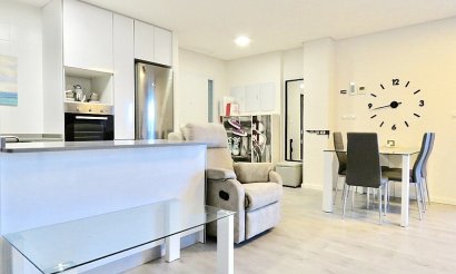 Resale - Apartment / flat - Orihuela Costa - Villamartín