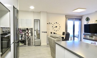 Resale - Apartment / flat - Orihuela Costa - Villamartín