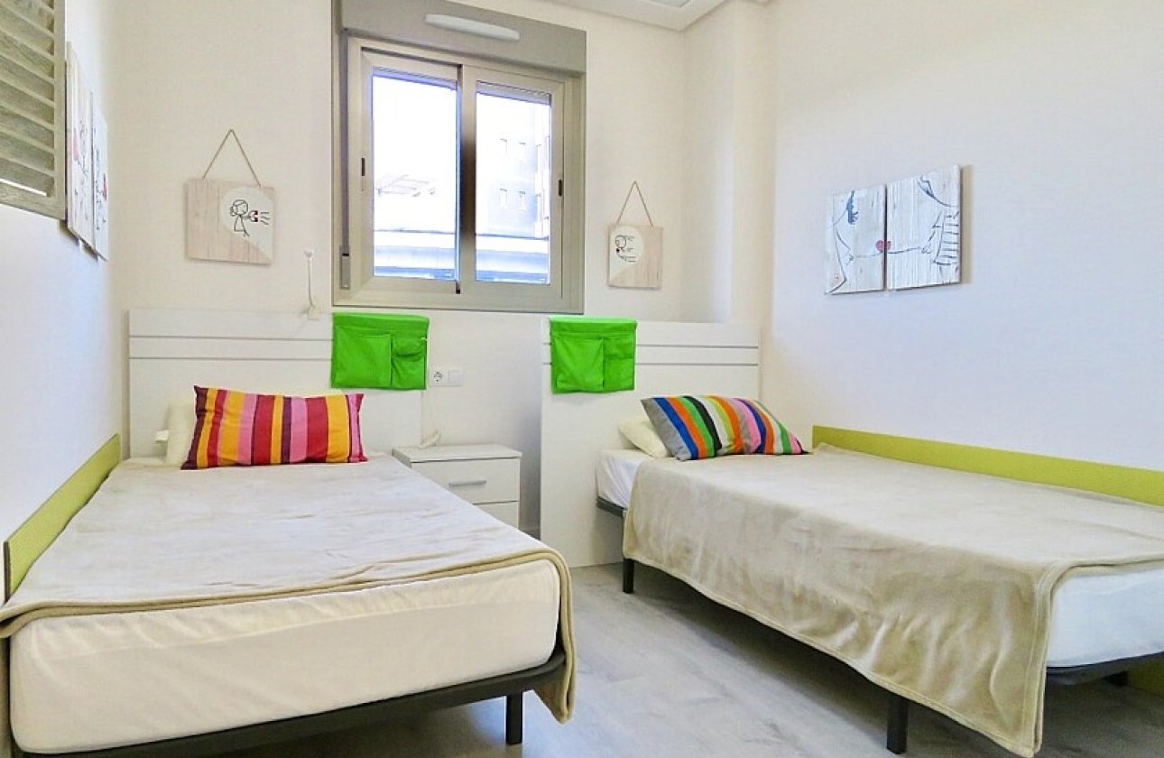 Resale - Apartment / flat - Orihuela Costa - Villamartín