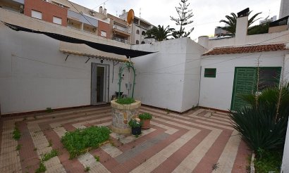Resale - Villa - Torrevieja - Playa del Cura