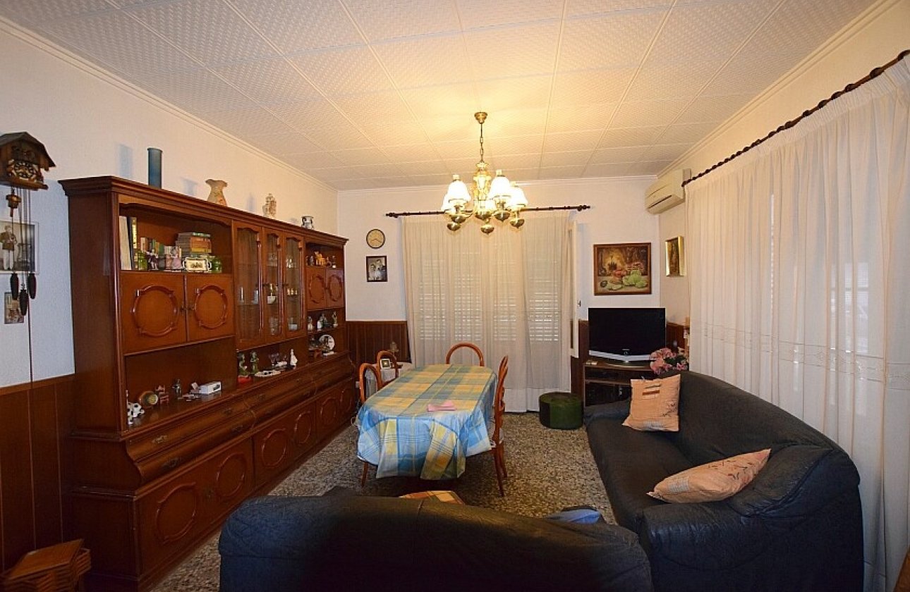 Resale - Villa - Torrevieja - Playa del Cura