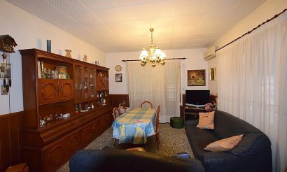 Resale - Villa - Torrevieja - Playa del Cura