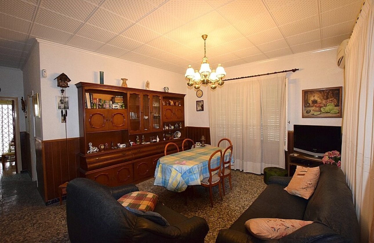 Resale - Villa - Torrevieja - Playa del Cura