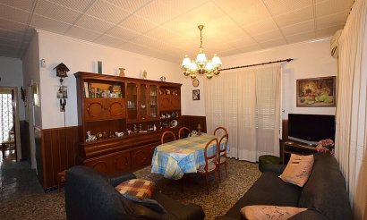 Resale - Villa - Torrevieja - Playa del Cura