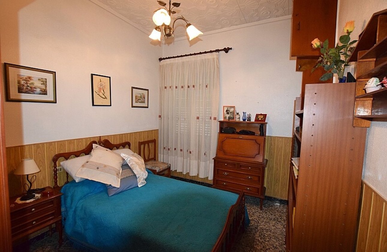 Resale - Villa - Torrevieja - Playa del Cura