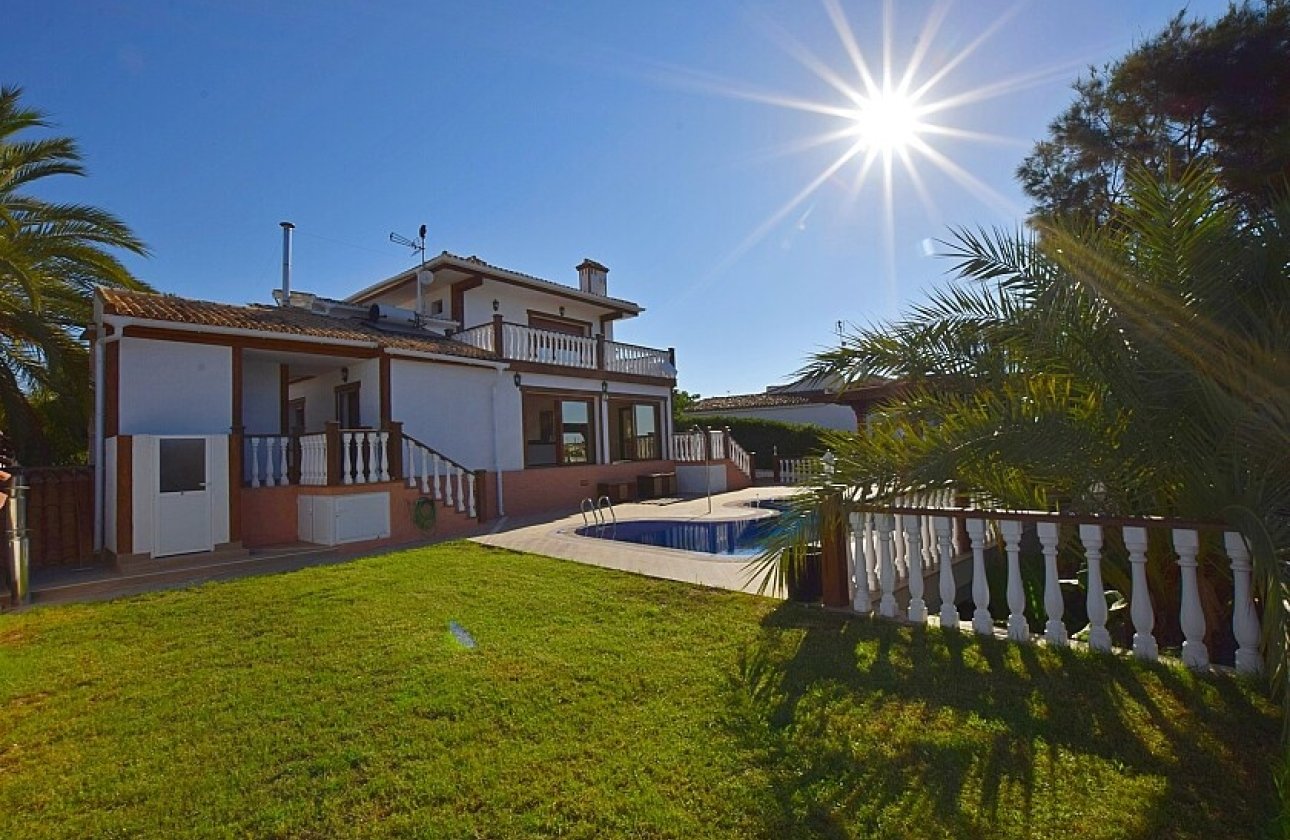 Resale - Villa - Orihuela Costa