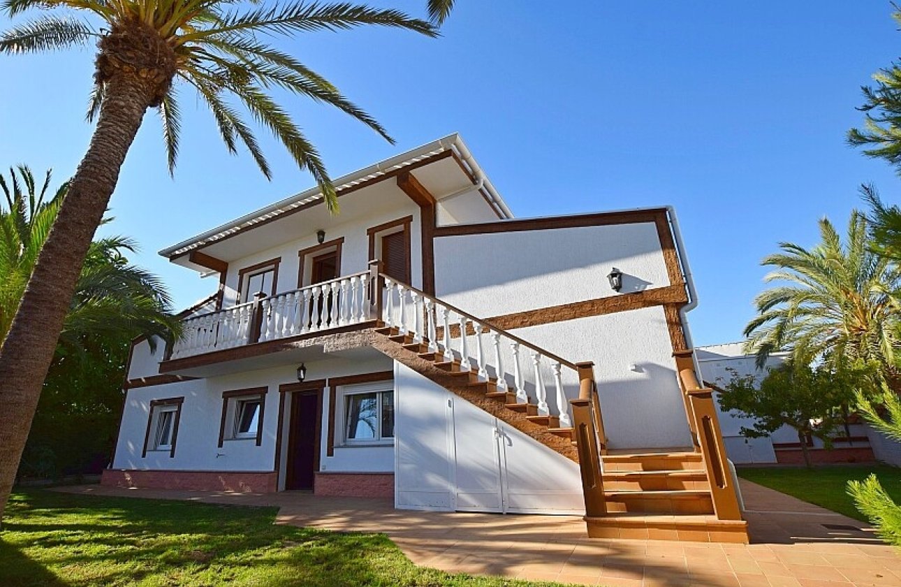 Resale - Villa - Orihuela Costa