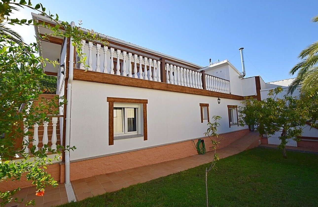 Resale - Villa - Orihuela Costa