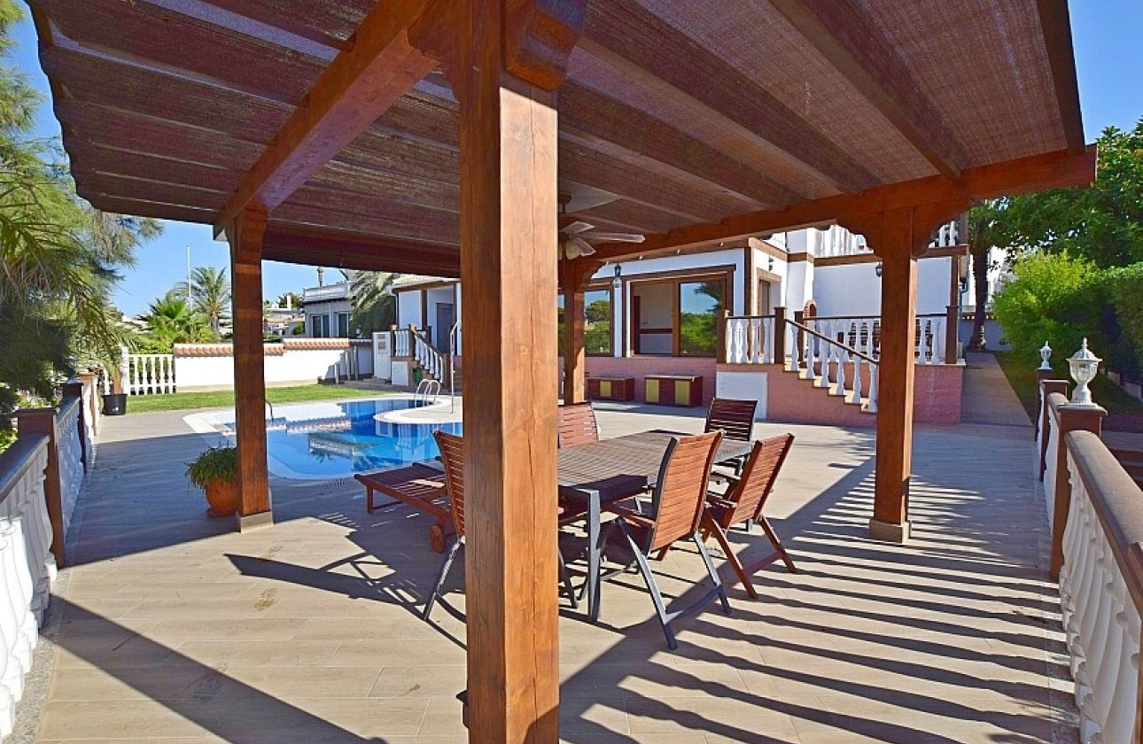 Resale - Villa - Orihuela Costa