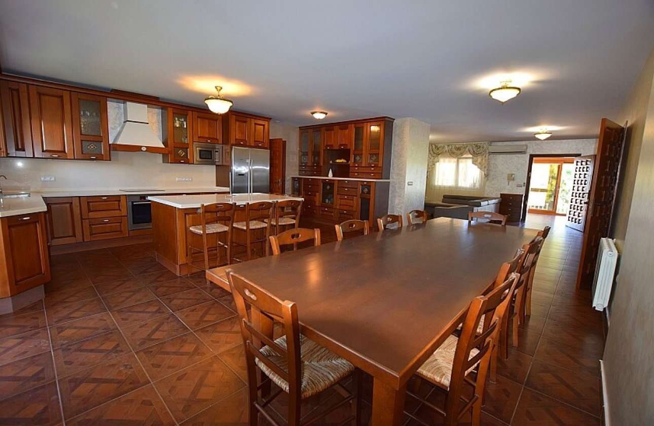 Resale - Villa - Orihuela Costa