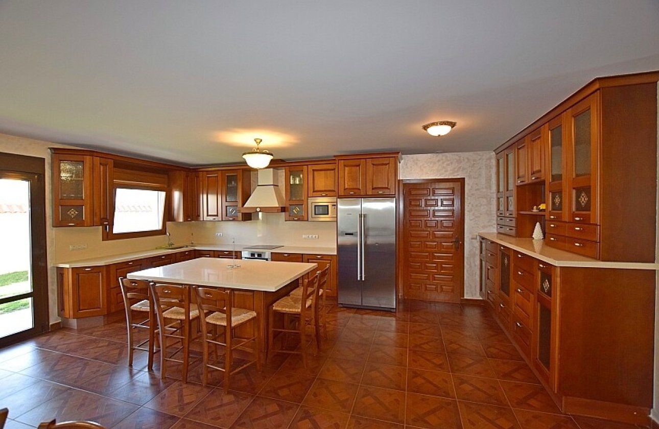 Resale - Villa - Orihuela Costa