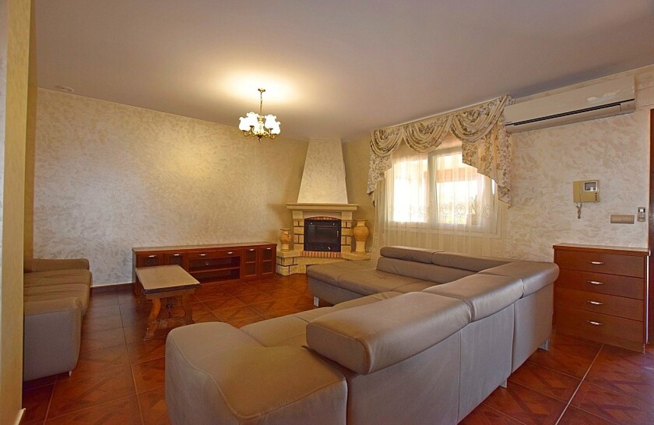 Resale - Villa - Orihuela Costa