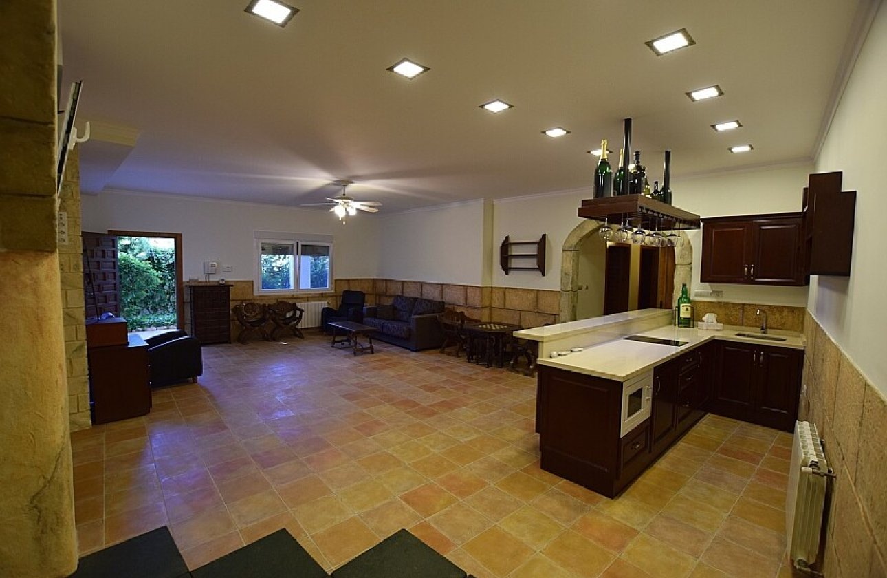 Resale - Villa - Orihuela Costa