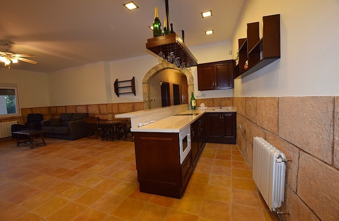 Resale - Villa - Orihuela Costa