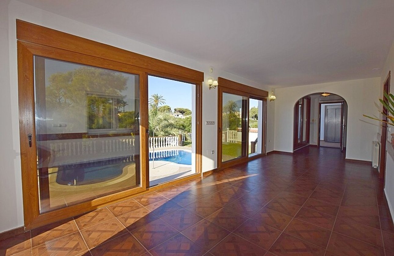 Resale - Villa - Orihuela Costa