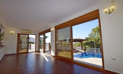 Resale - Villa - Orihuela Costa