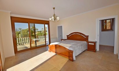 Resale - Villa - Orihuela Costa