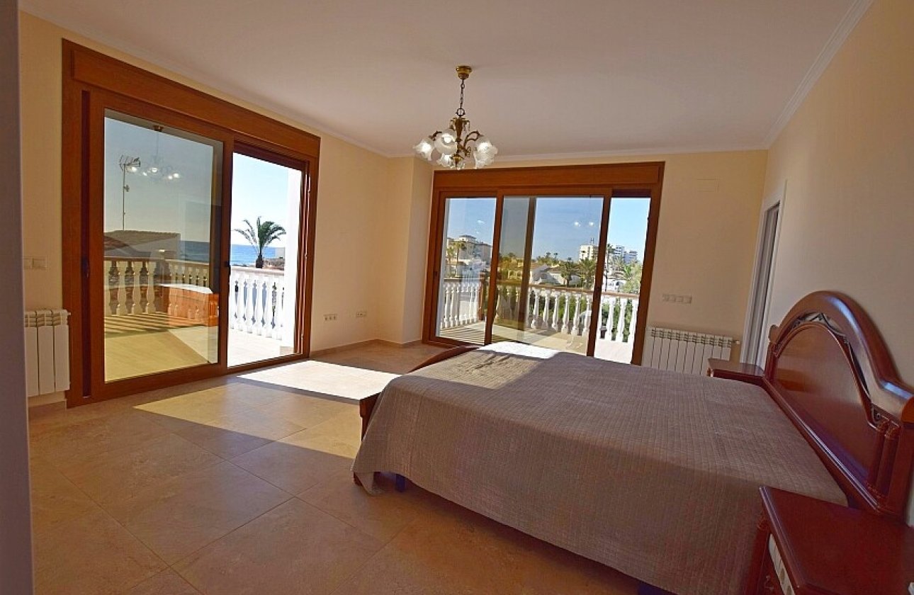 Resale - Villa - Orihuela Costa
