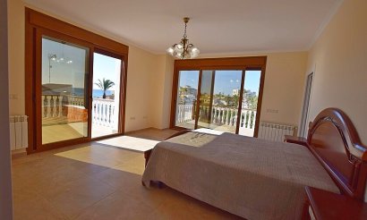 Resale - Villa - Orihuela Costa