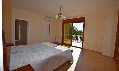 Resale - Villa - Orihuela Costa