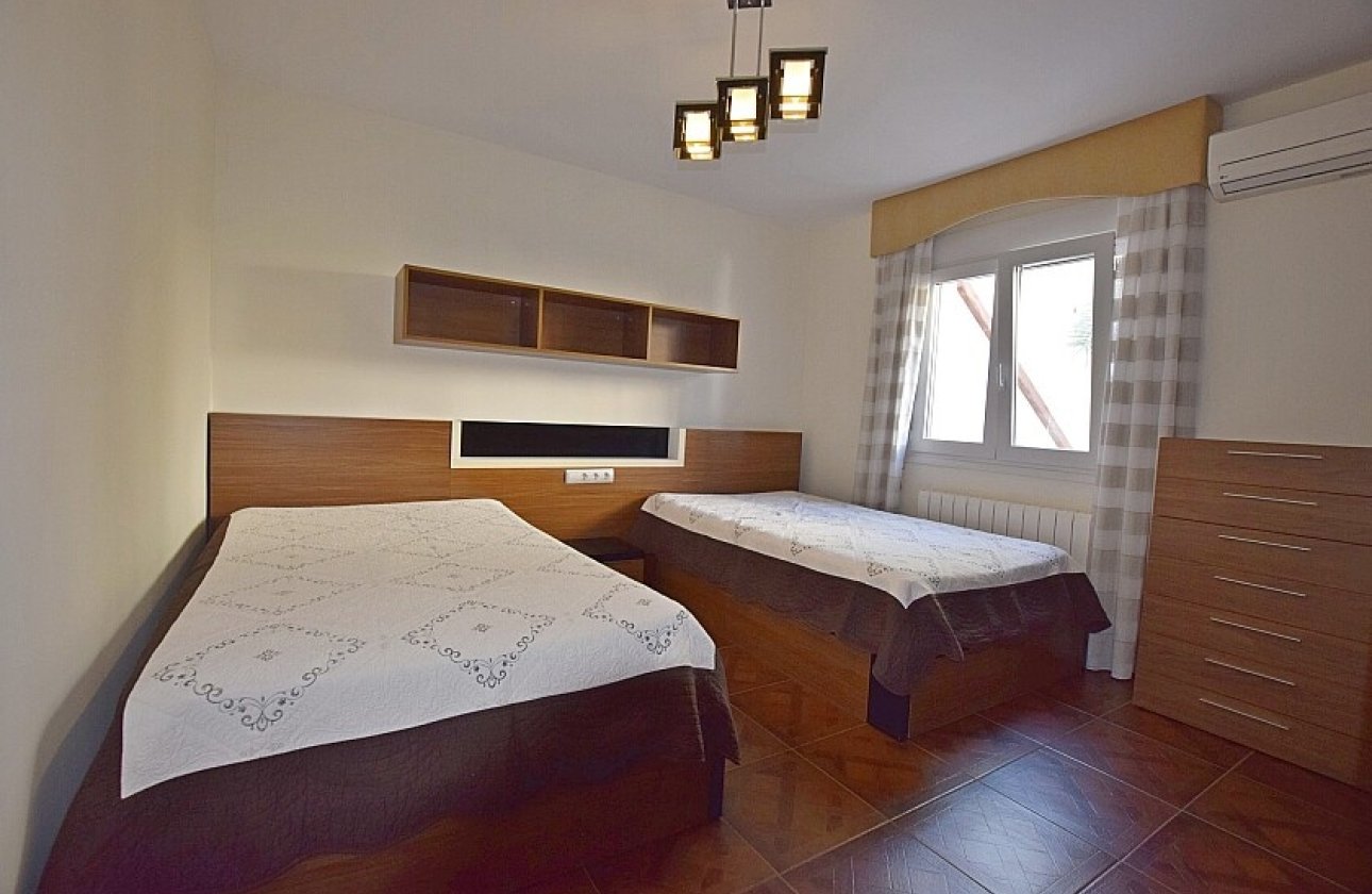 Resale - Villa - Orihuela Costa