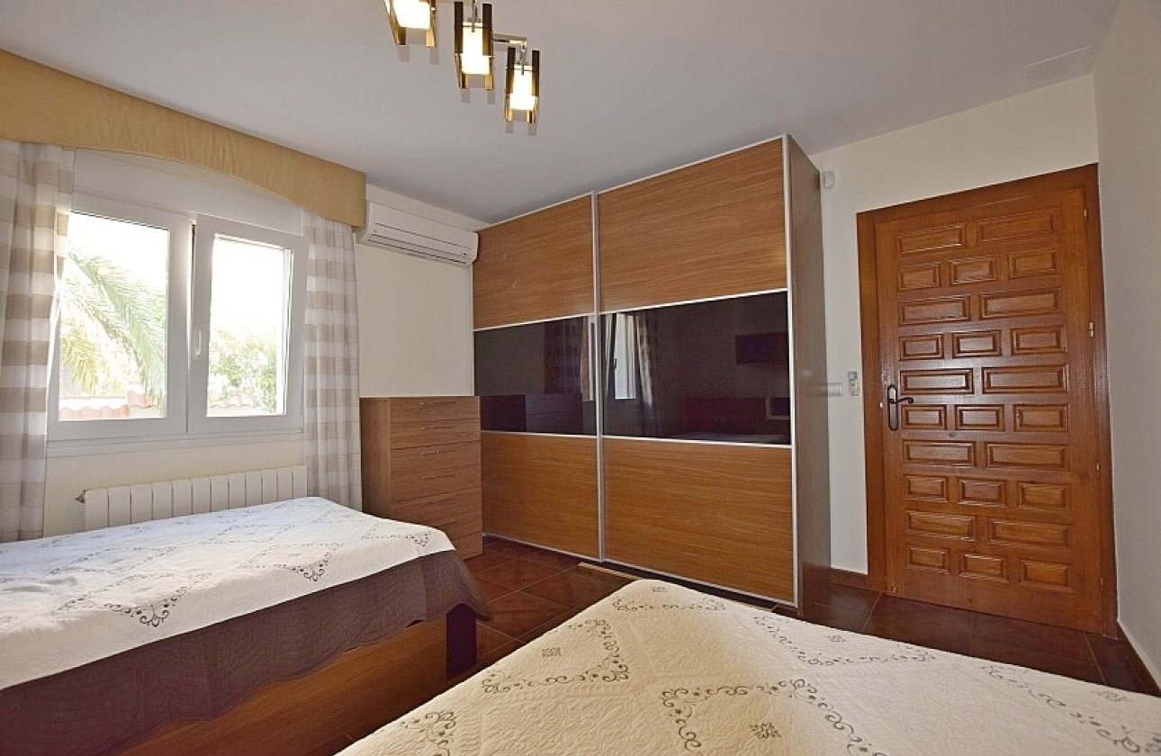 Resale - Villa - Orihuela Costa