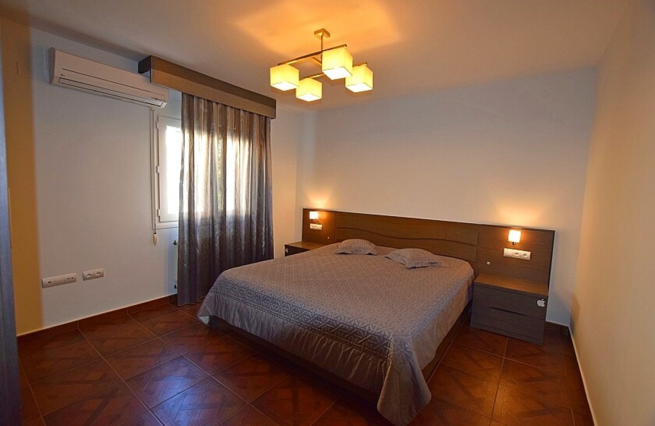 Resale - Villa - Orihuela Costa