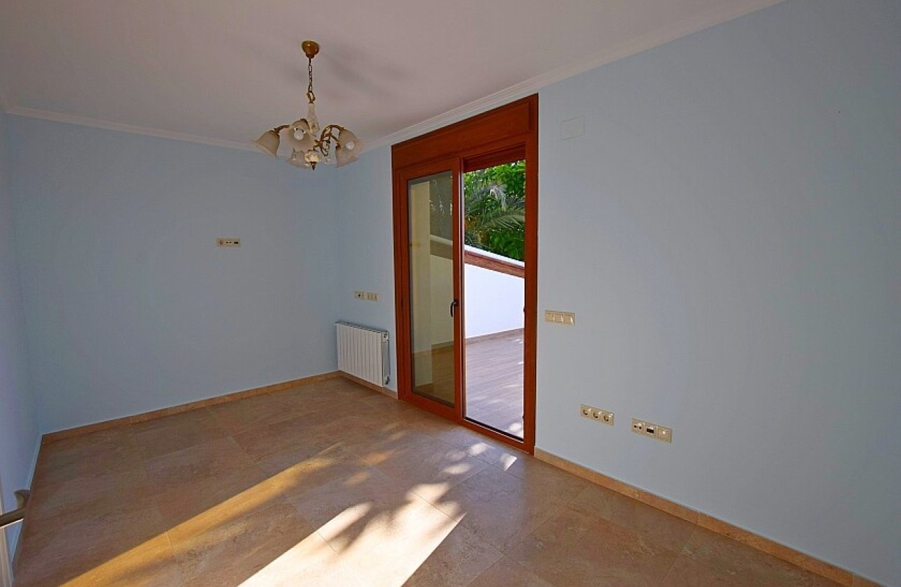 Resale - Villa - Orihuela Costa