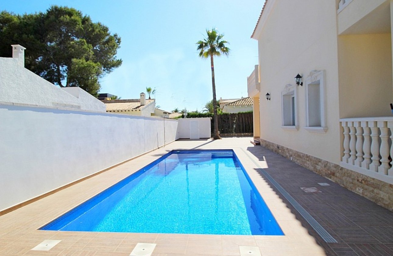Resale - Villa - Orihuela Costa - Cabo Roig