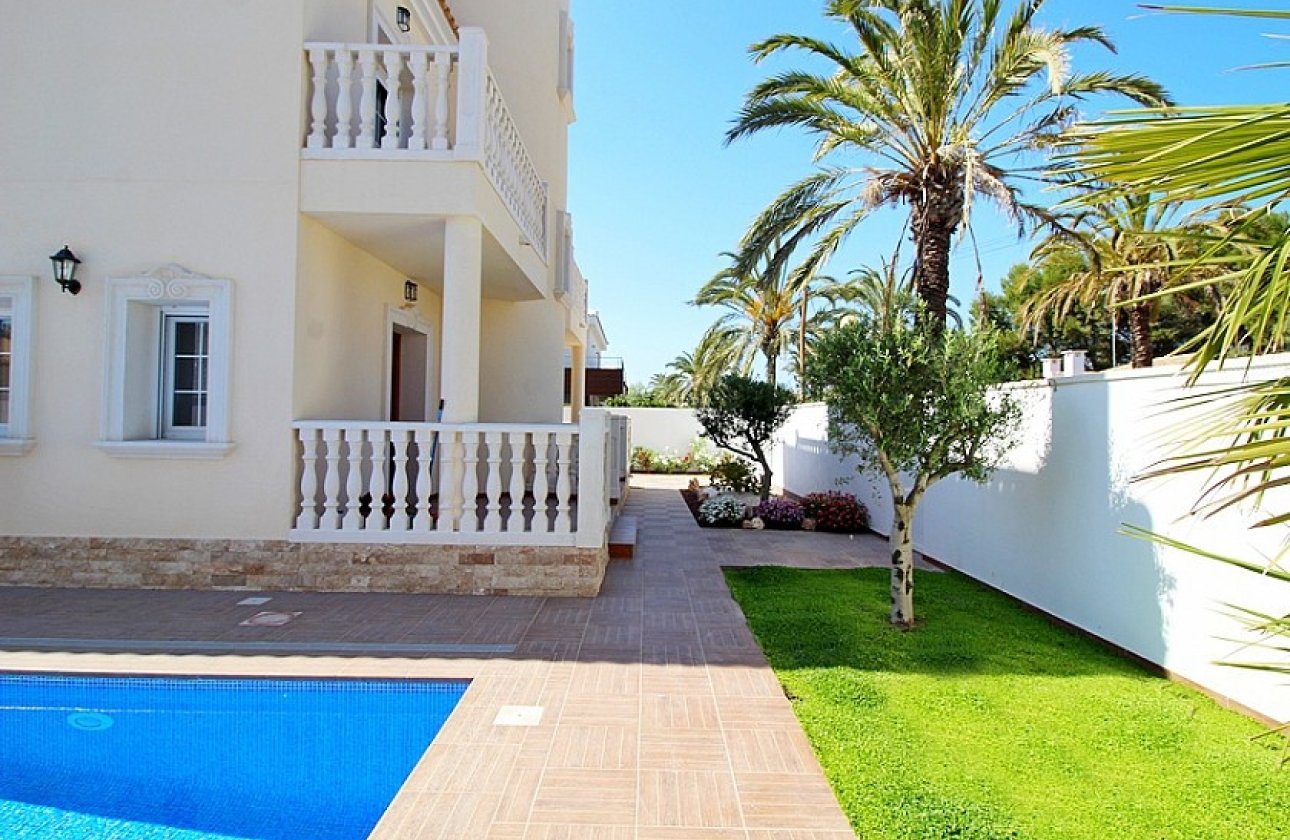 Resale - Villa - Orihuela Costa - Cabo Roig