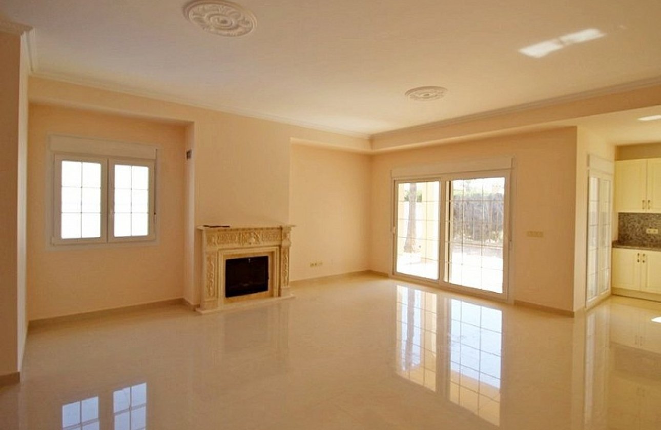 Resale - Villa - Orihuela Costa - Cabo Roig