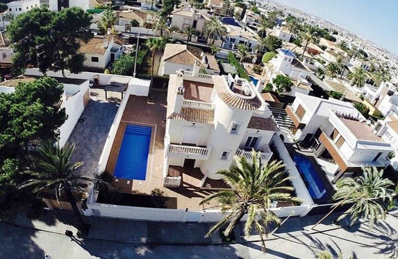 Resale - Villa - Orihuela Costa - Cabo Roig
