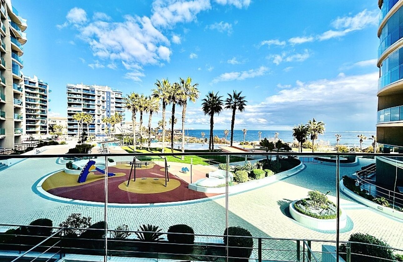 Resale - Apartment / flat - Punta Prima