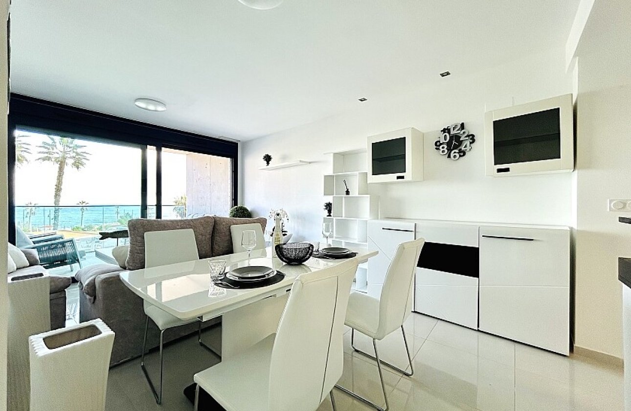 Resale - Apartment / flat - Punta Prima