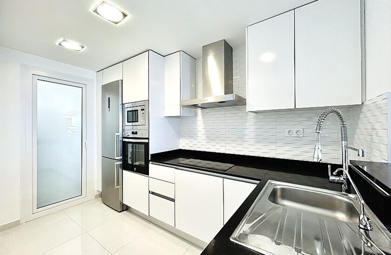 Resale - Apartment / flat - Punta Prima