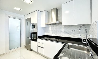 Resale - Apartment / flat - Punta Prima