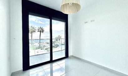 Resale - Apartment / flat - Punta Prima