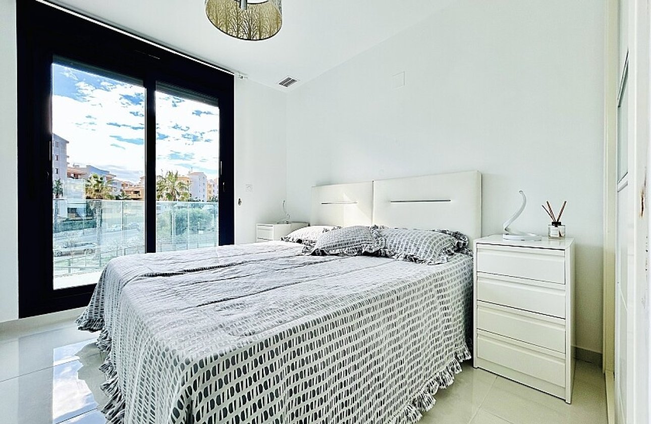 Resale - Apartment / flat - Punta Prima