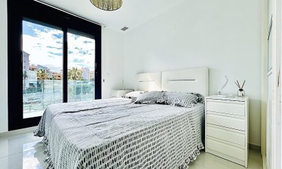 Resale - Apartment / flat - Punta Prima