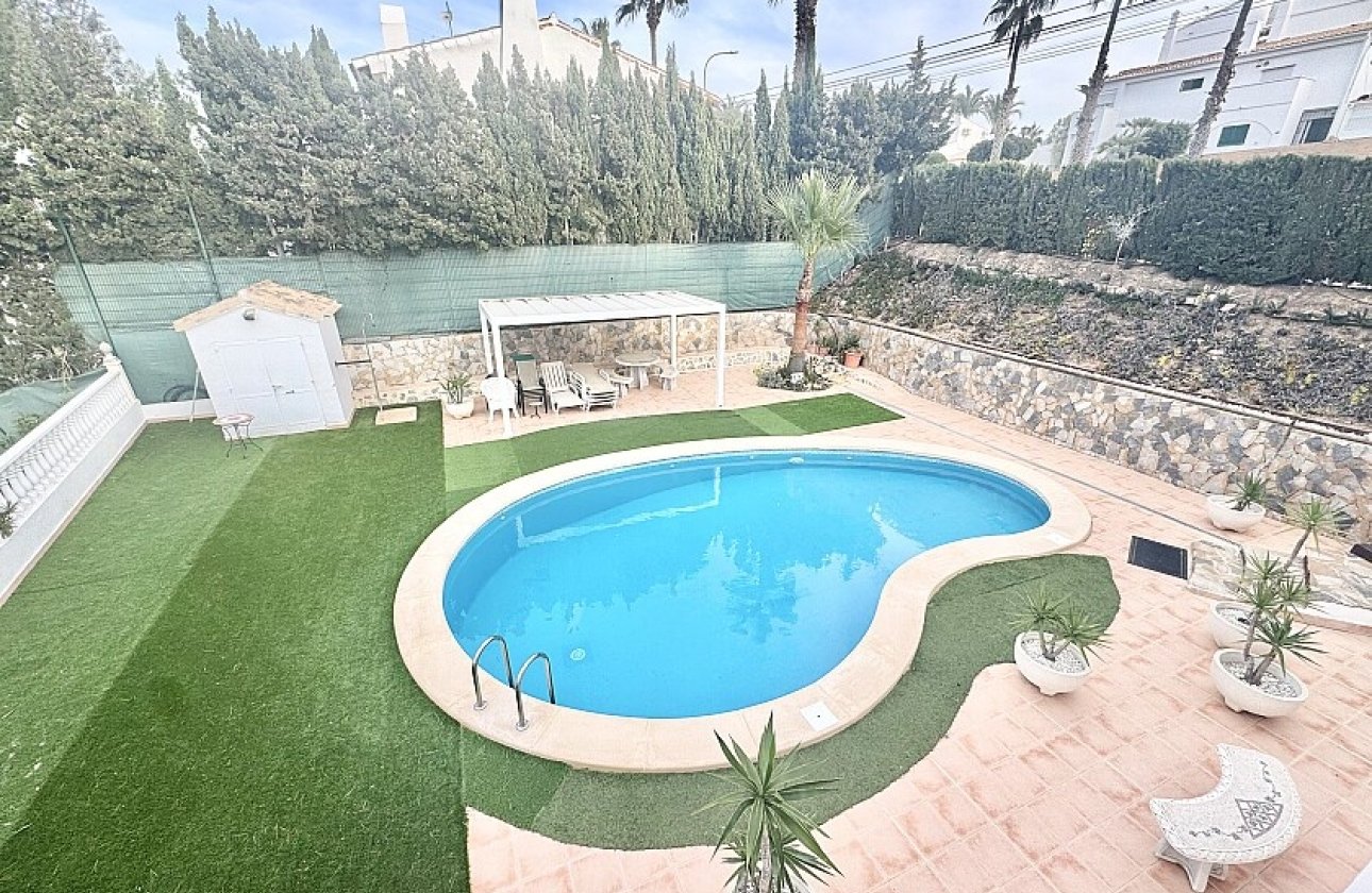 Resale - Villa - Orihuela Costa - Villamartín