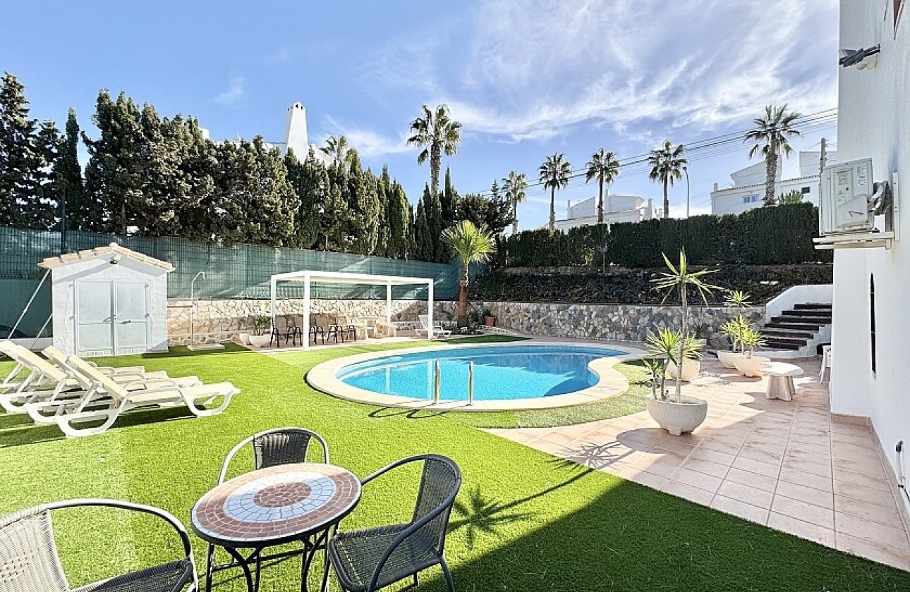 Resale - Villa - Orihuela Costa - Villamartín