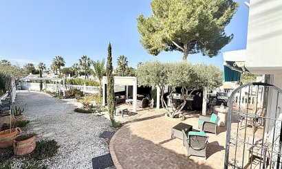 Resale - Villa - Orihuela Costa - Villamartín