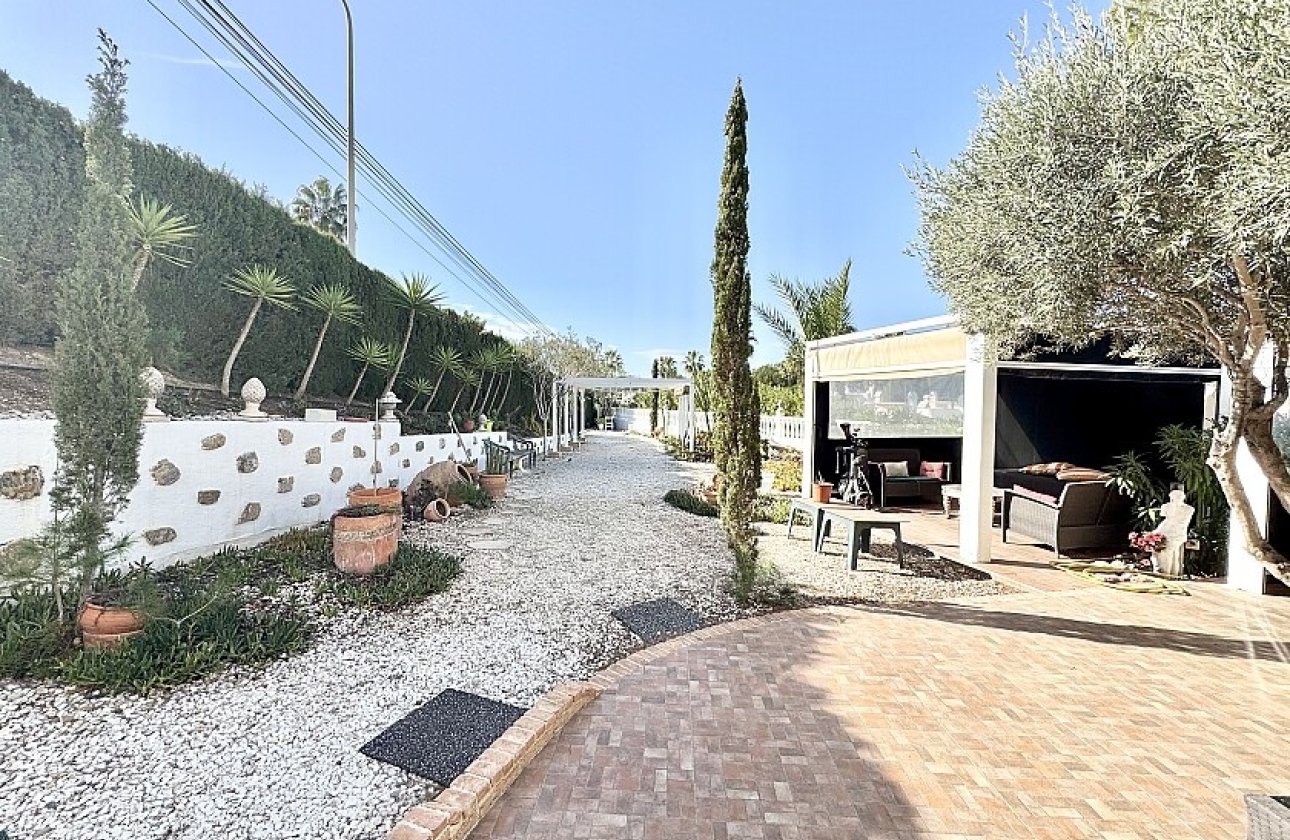 Resale - Villa - Orihuela Costa - Villamartín