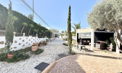 Resale - Villa - Orihuela Costa - Villamartín