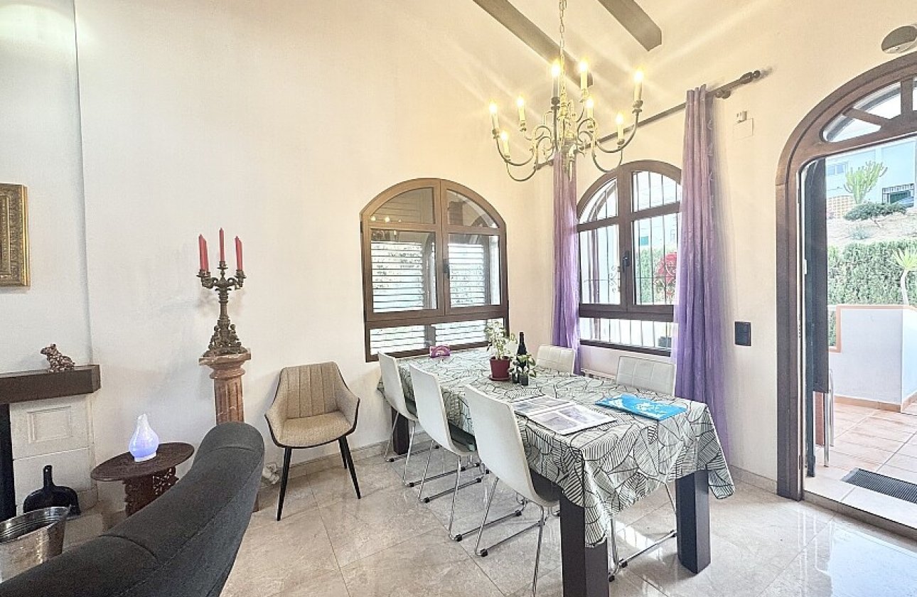 Resale - Villa - Orihuela Costa - Villamartín