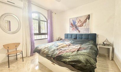 Resale - Villa - Orihuela Costa - Villamartín