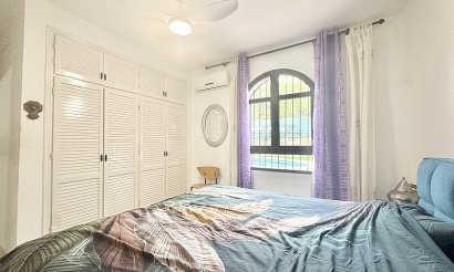 Resale - Villa - Orihuela Costa - Villamartín