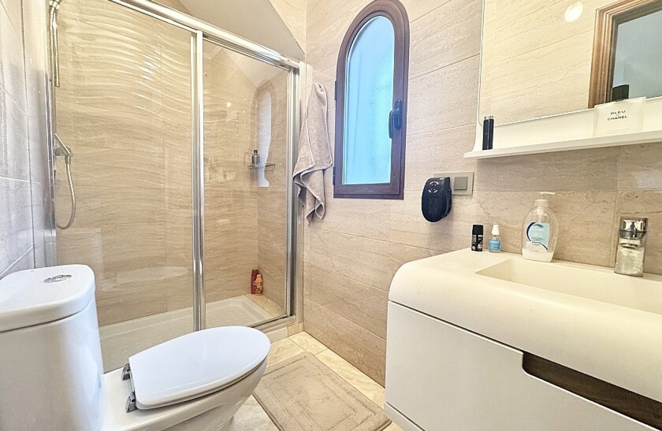 Resale - Villa - Orihuela Costa - Villamartín