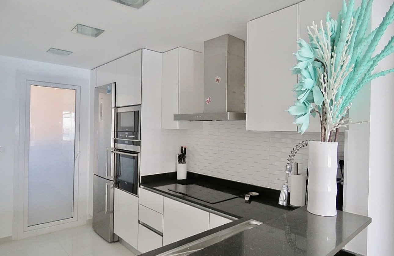 Resale - Apartment / flat - Punta Prima