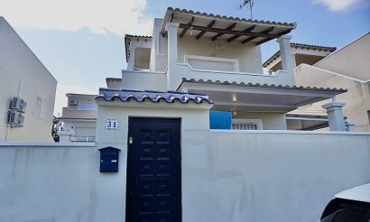 Resale - Villa - Orihuela Costa - Villamartin area